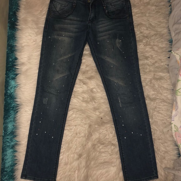 Paint splattered denim jeans 🎨 - Picture 4 of 5